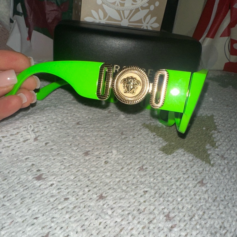 Green Medusa Biggie glasses